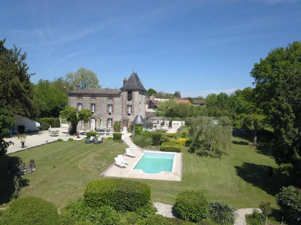 Bed and Breakfast Les Lauriers Peyrat-de-Bellac Exterior foto